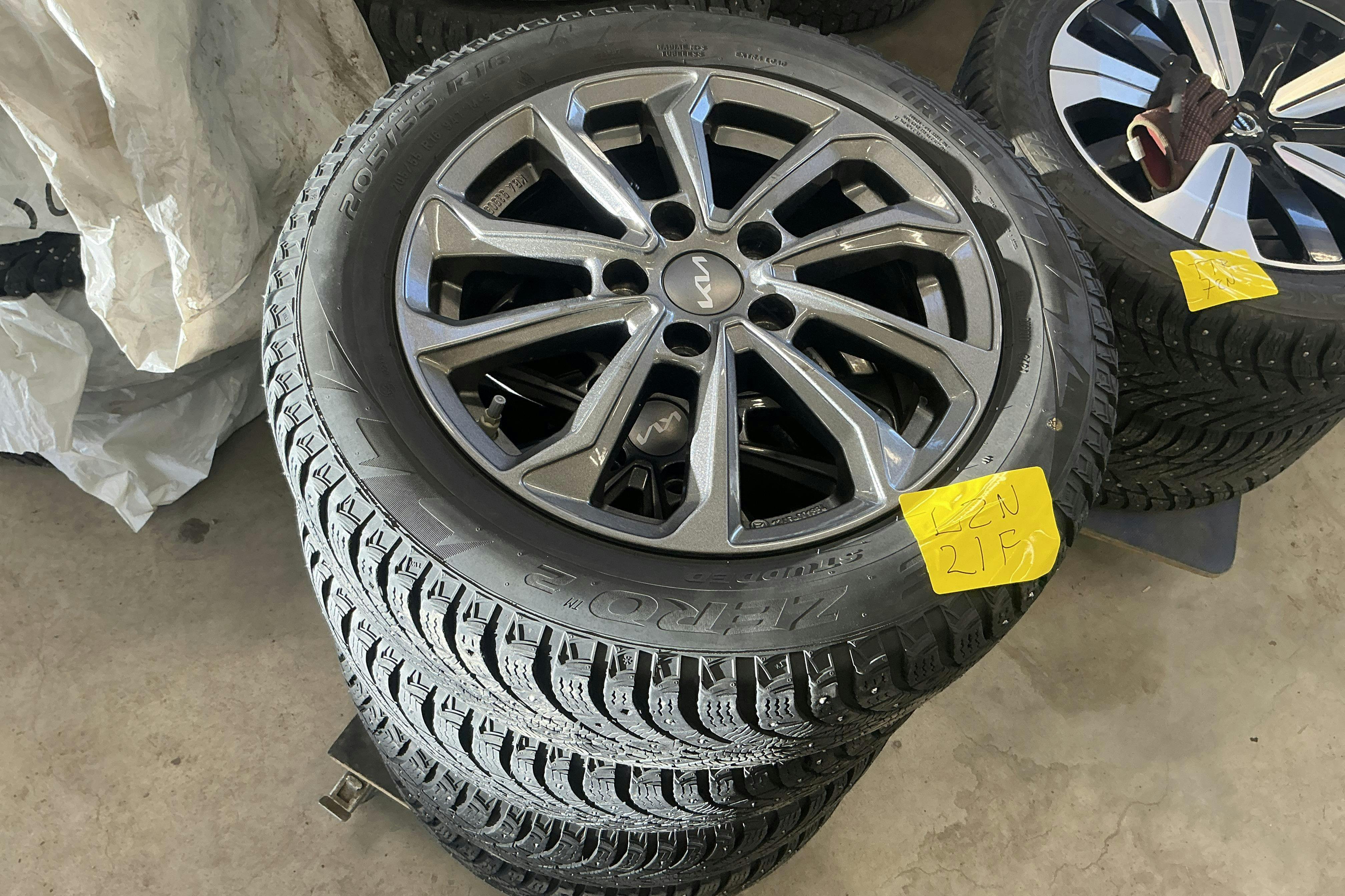 Vehicle Image 13