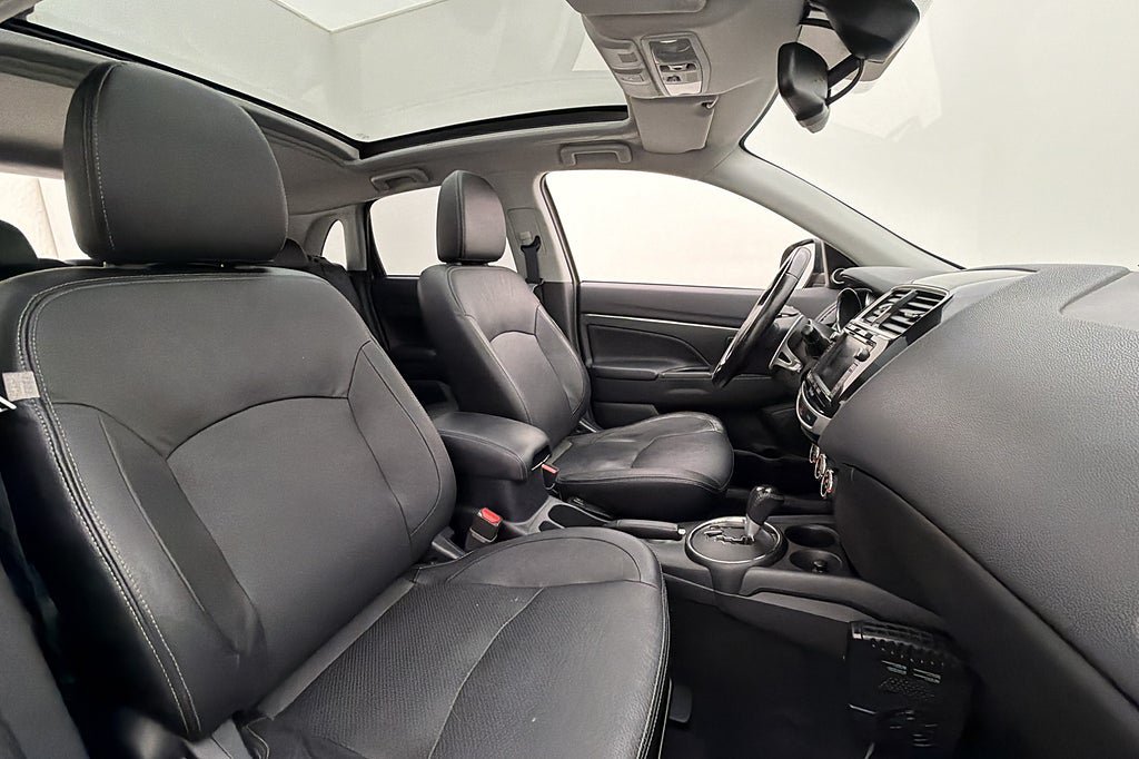 Vehicle Image 9