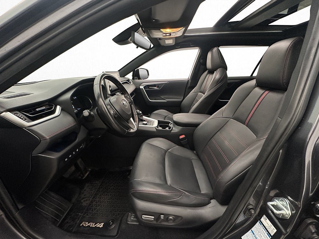 Vehicle Image 13