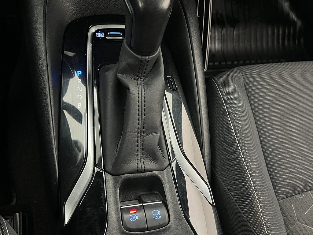 Vehicle Image 21