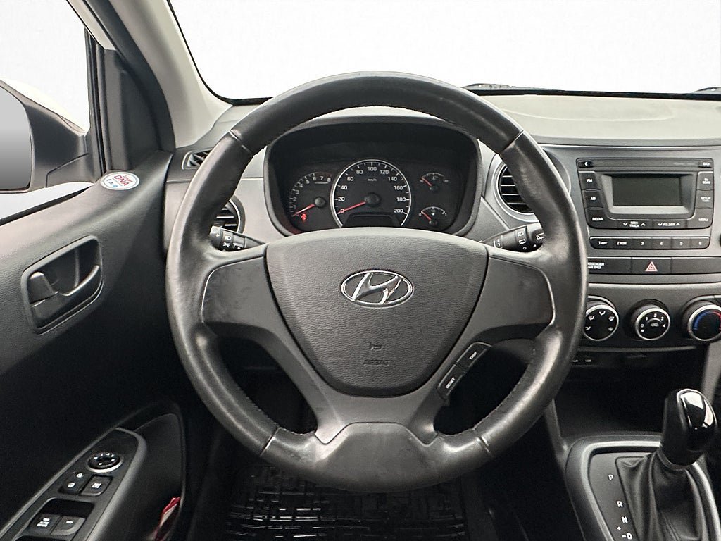 Vehicle Image 13
