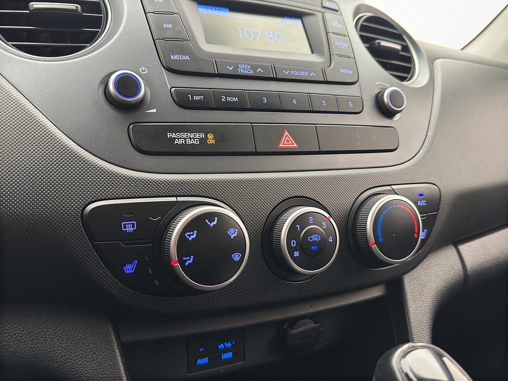 Vehicle Image 19