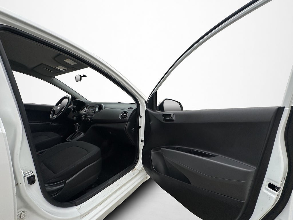 Vehicle Image 21