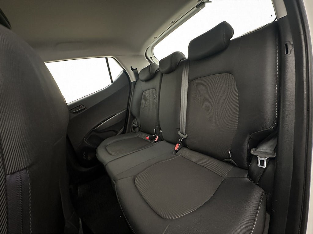 Vehicle Image 23