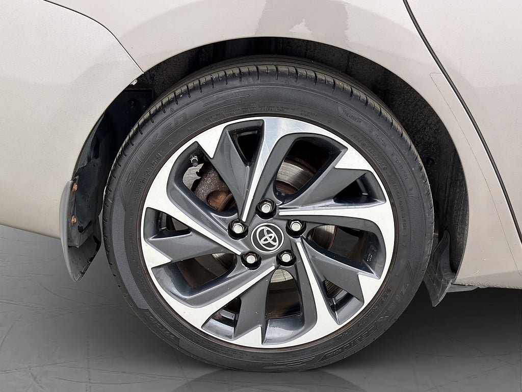 Vehicle Image 30