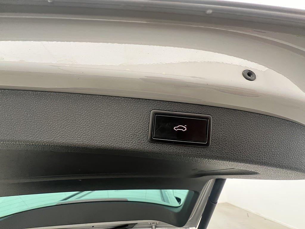 Vehicle Image 33