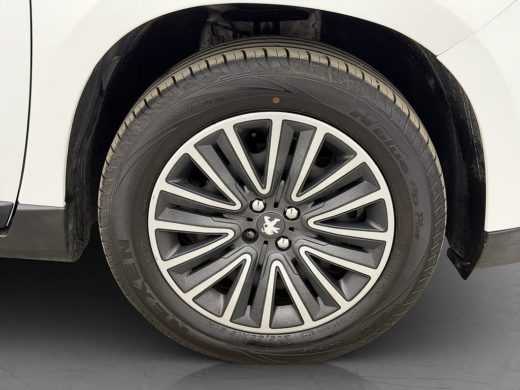 Vehicle Image 28