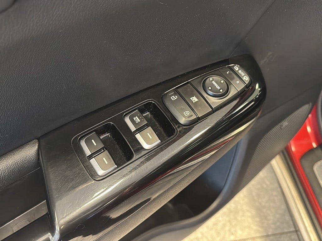 Vehicle Image 18