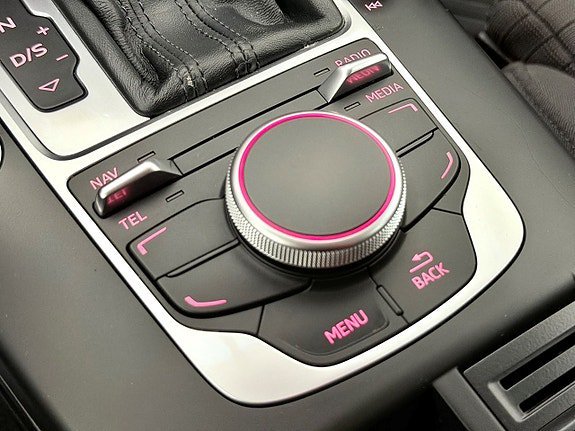 Vehicle Image 26