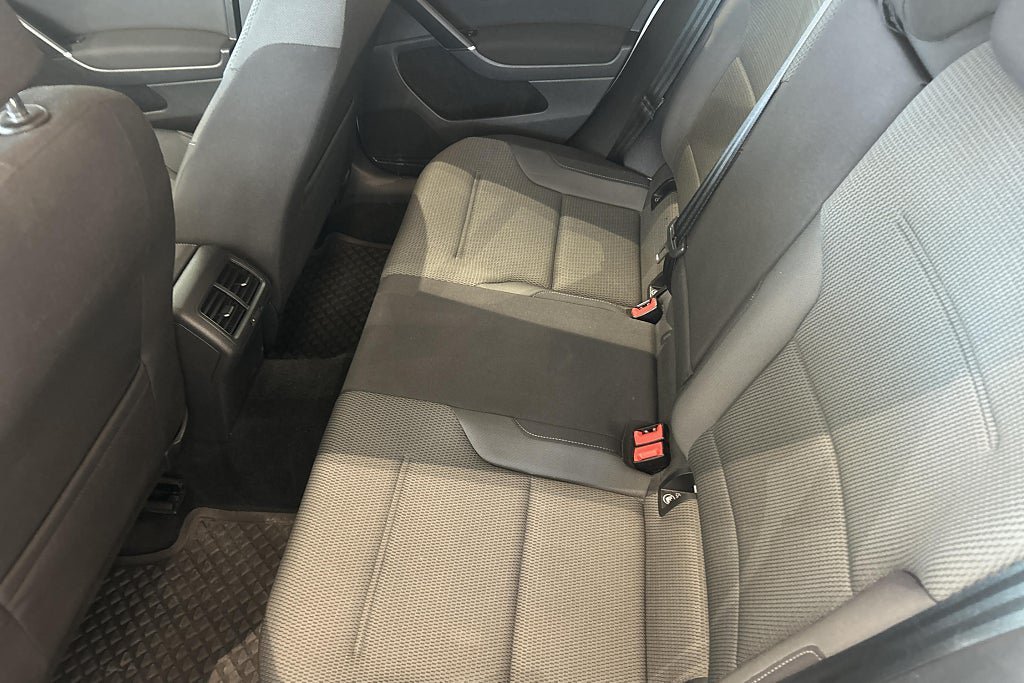 Vehicle Image 26