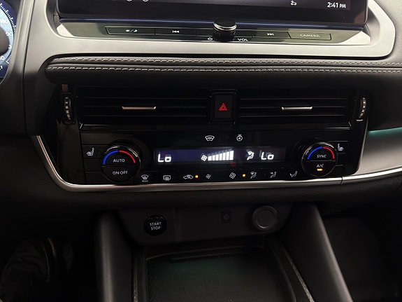 Vehicle Image 24
