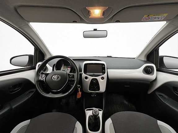 Vehicle Image 18