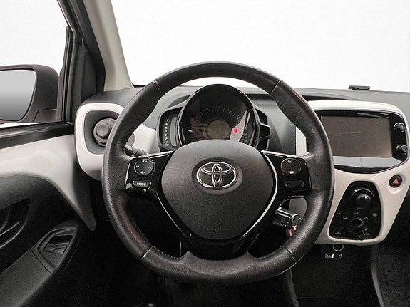 Vehicle Image 19