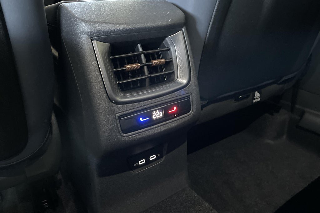 Vehicle Image 26