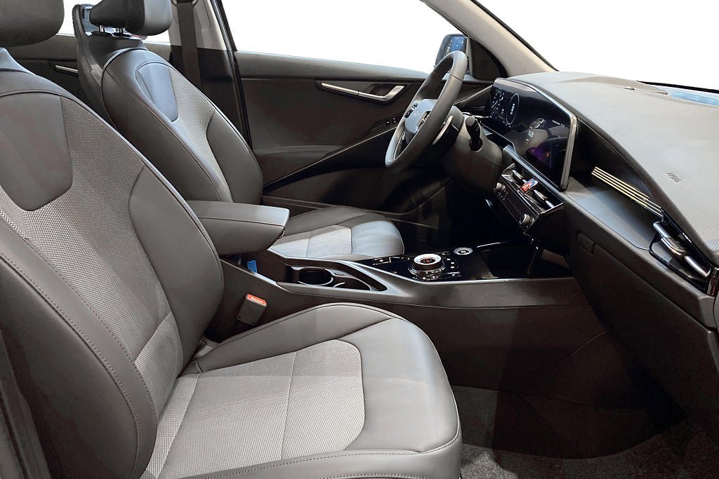 Vehicle Image 13