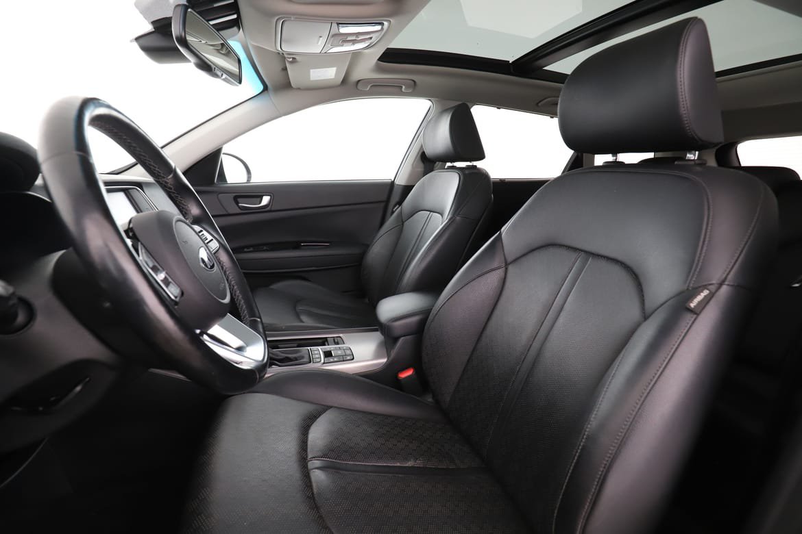 Vehicle Image 11