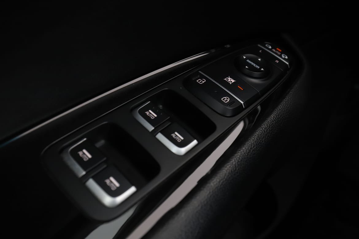 Vehicle Image 23