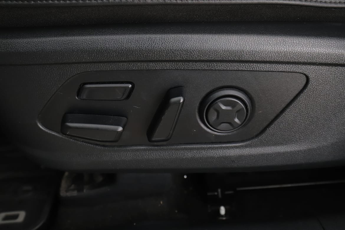 Vehicle Image 46