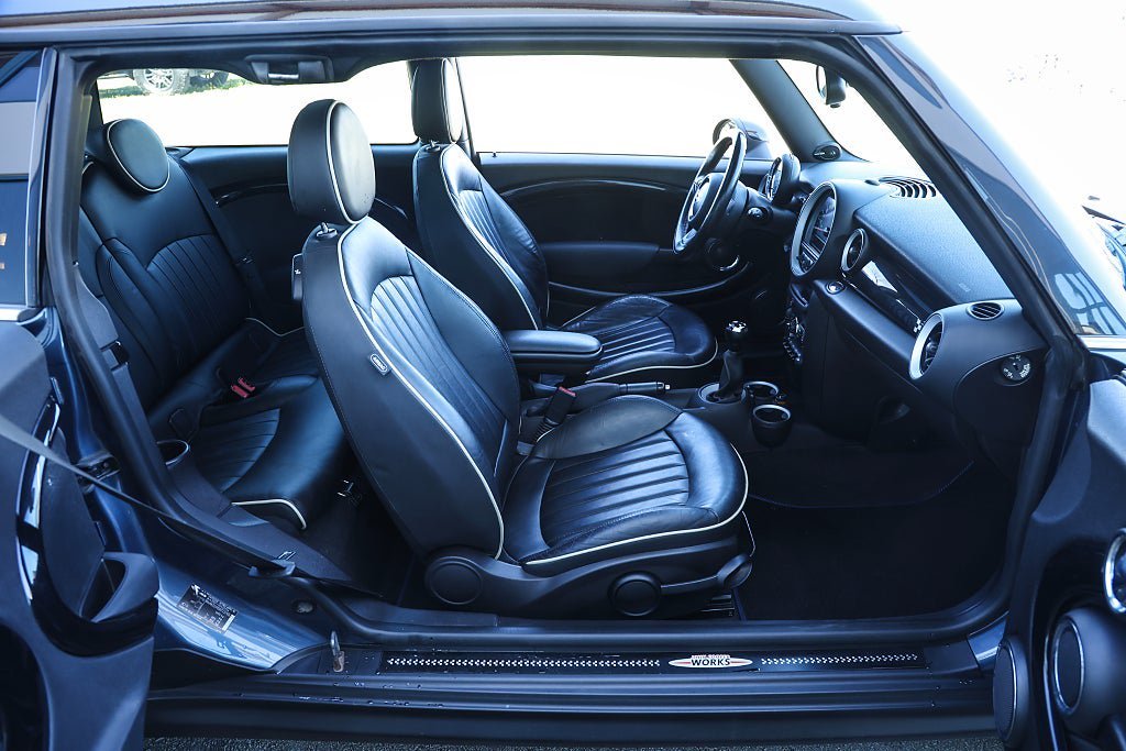 Vehicle Image 16