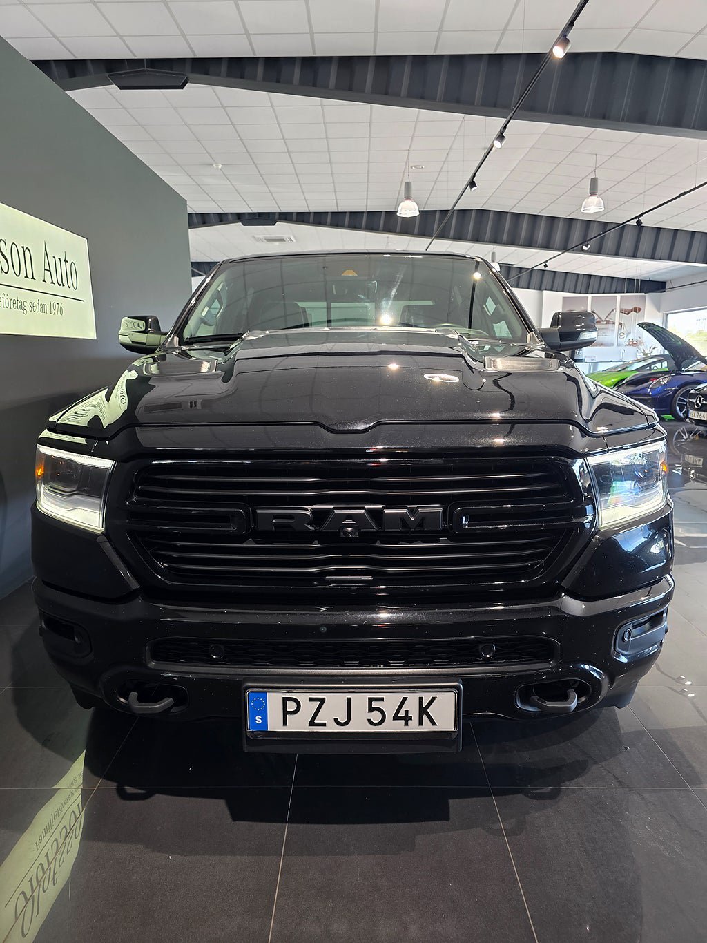 Vehicle Image 18