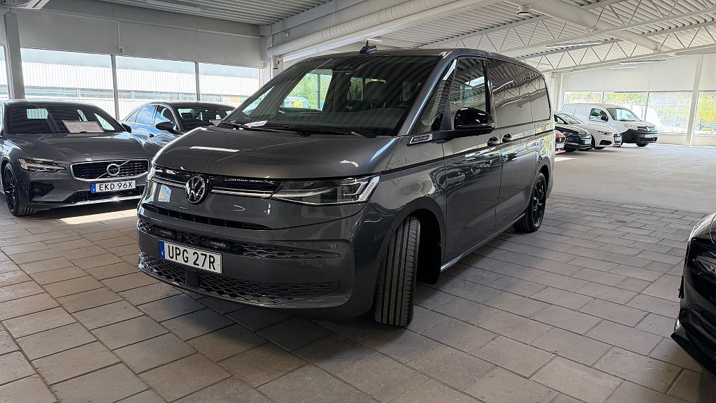Vehicle Image 6