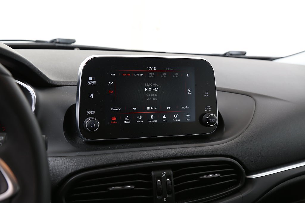 Vehicle Image 18