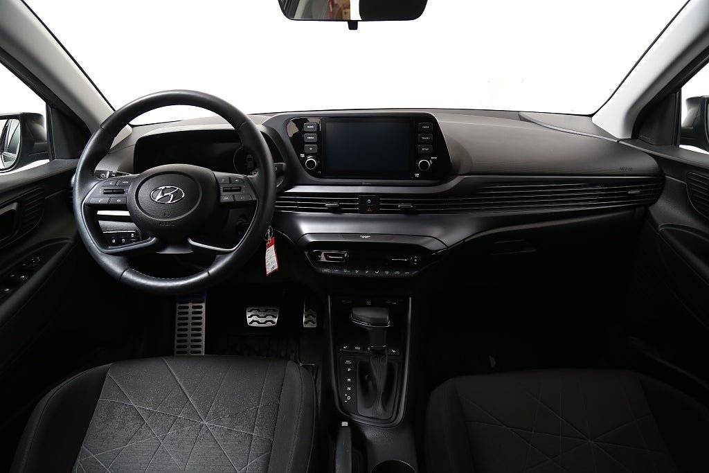 Vehicle Image 16