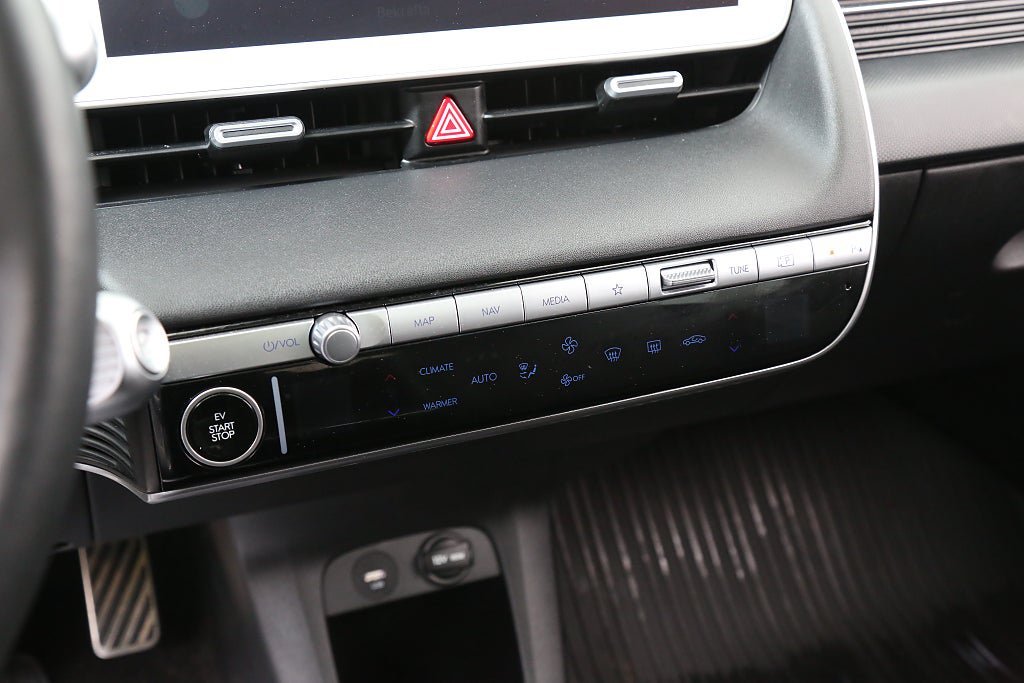 Vehicle Image 23