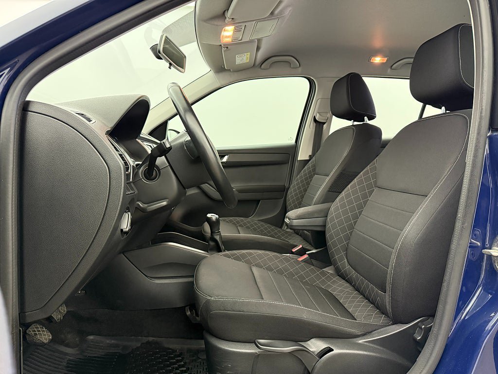 Vehicle Image 12