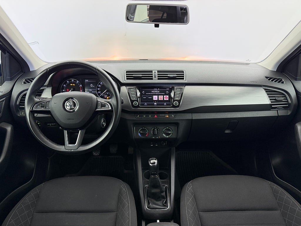 Vehicle Image 16