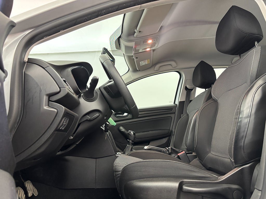 Vehicle Image 17