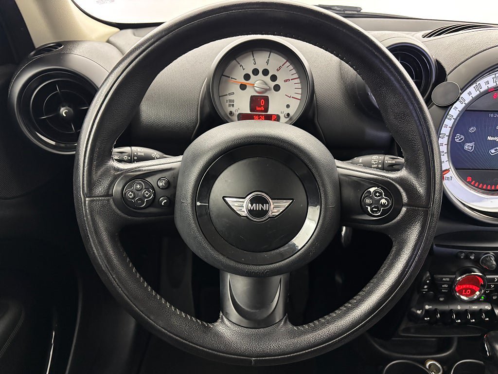 Vehicle Image 17