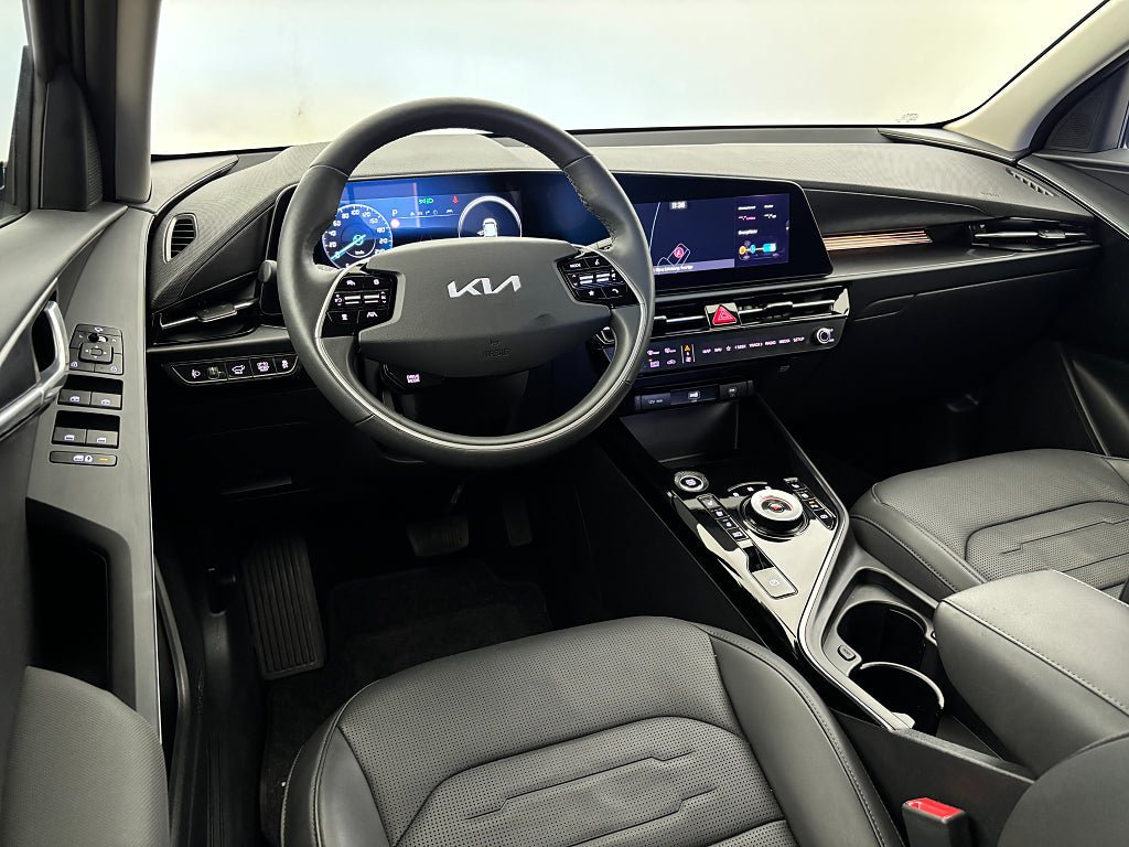 Vehicle Image 16