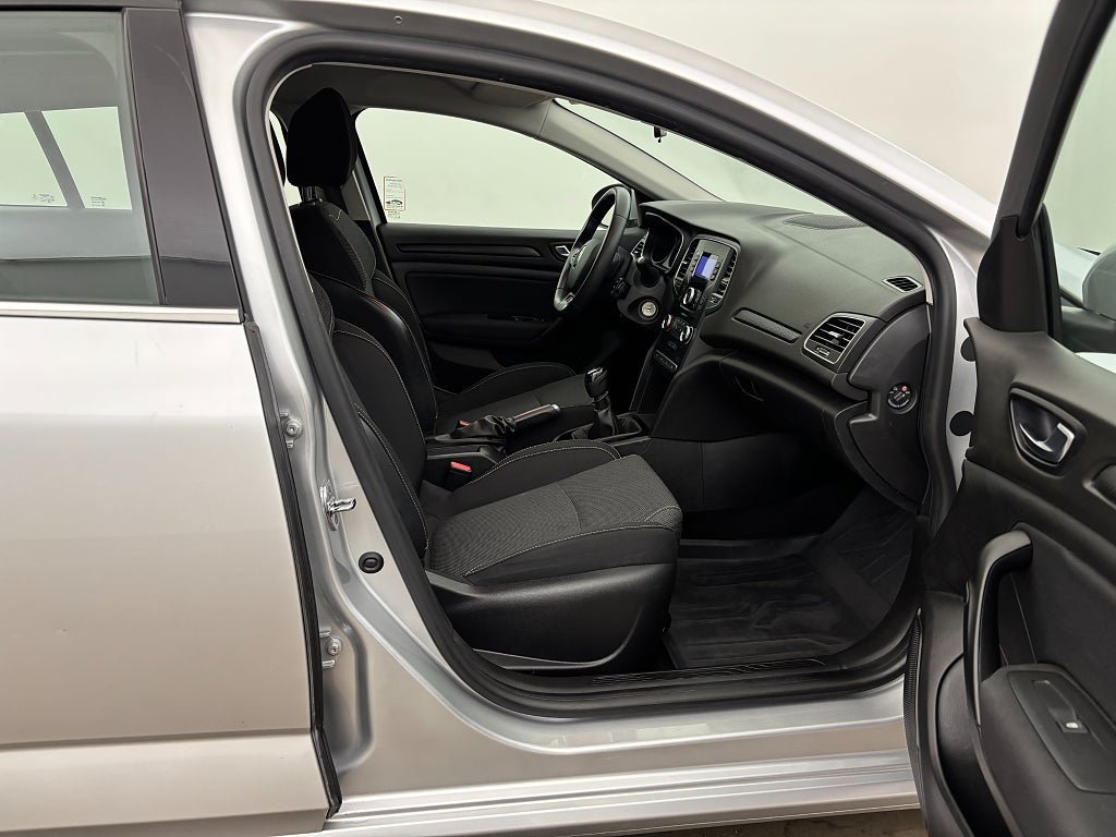 Vehicle Image 21