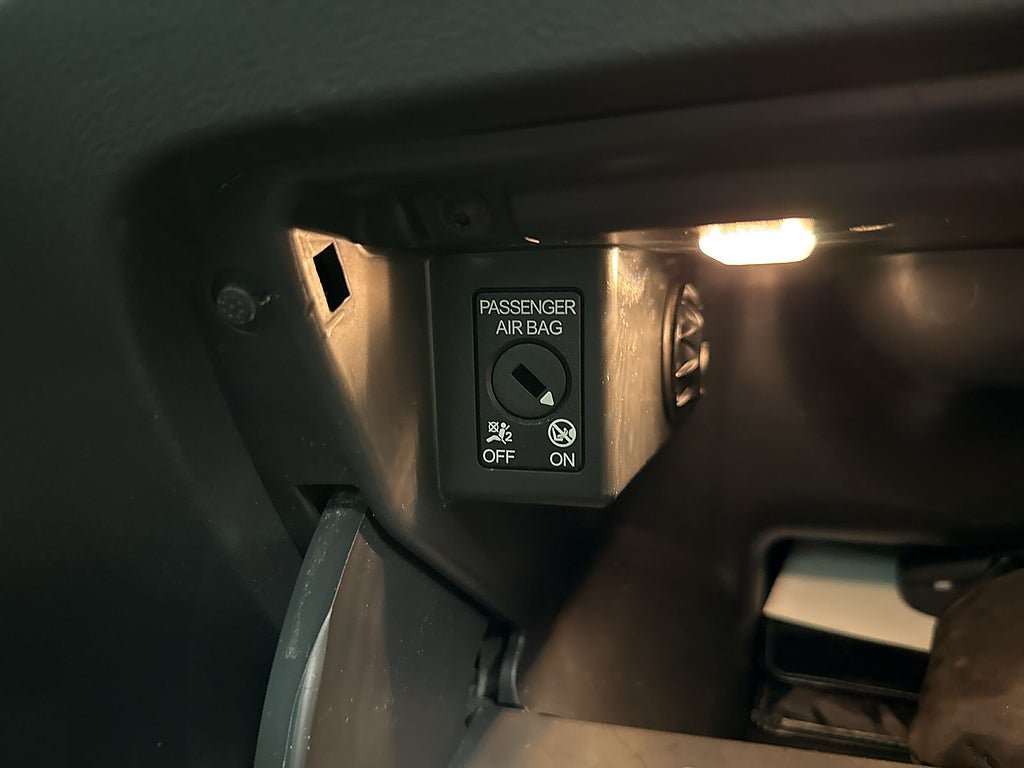 Vehicle Image 24