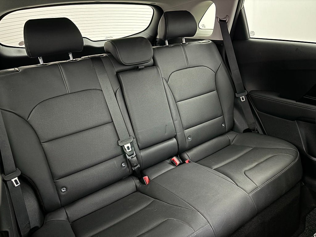 Vehicle Image 23