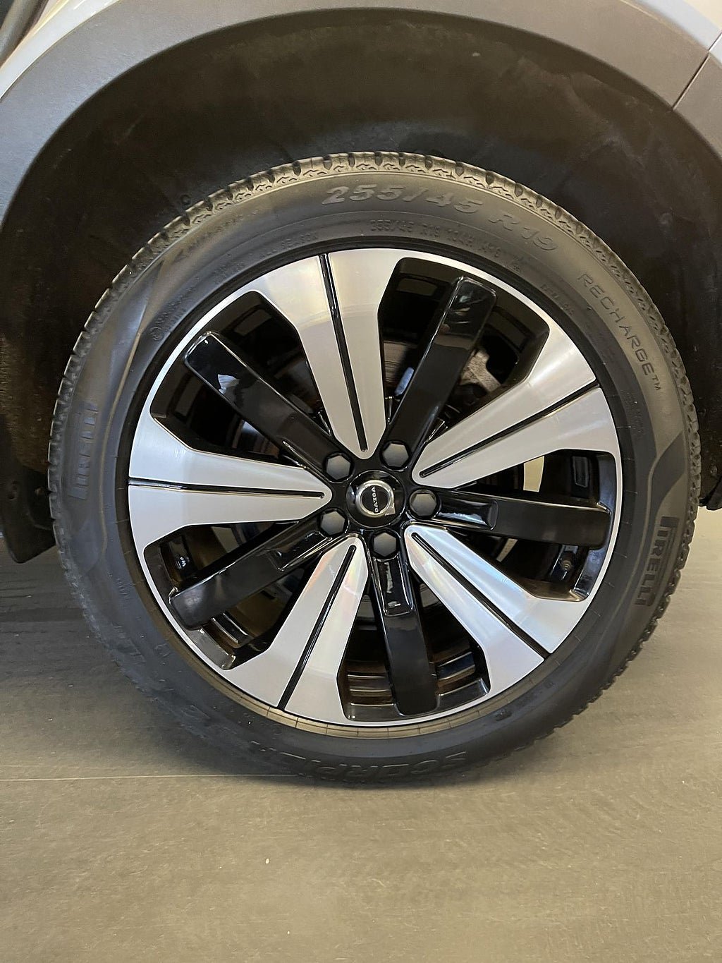 Vehicle Image 9