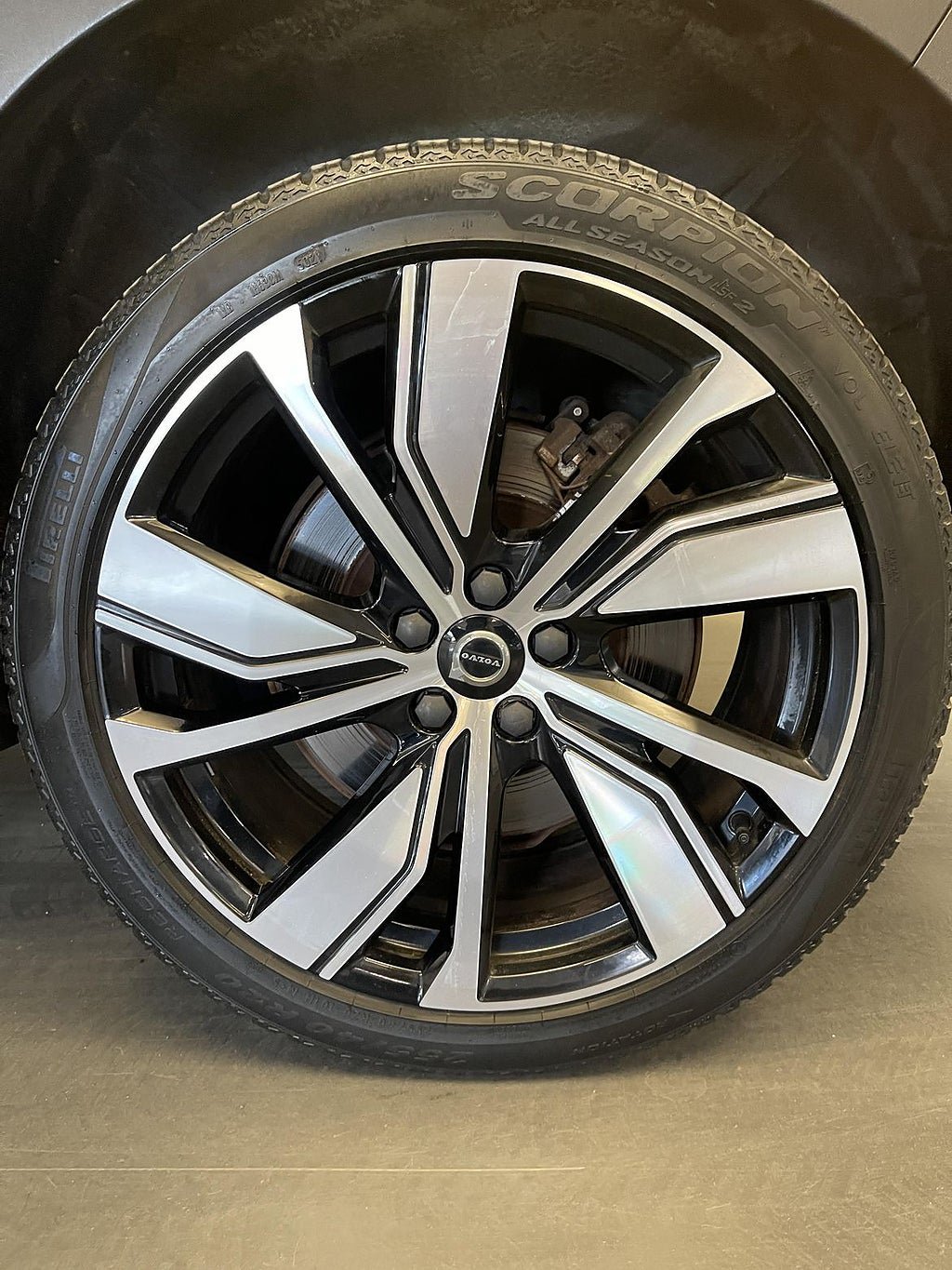 Vehicle Image 13