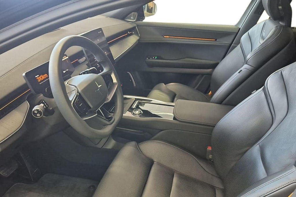 Vehicle Image 14
