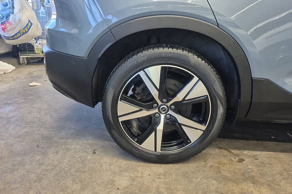 Vehicle Image 21