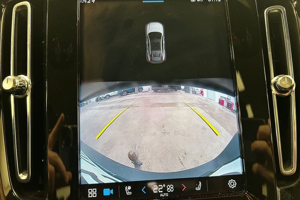 Vehicle Image 25