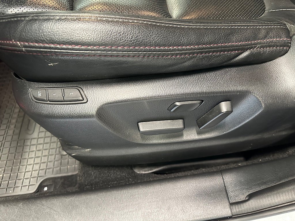Vehicle Image 11