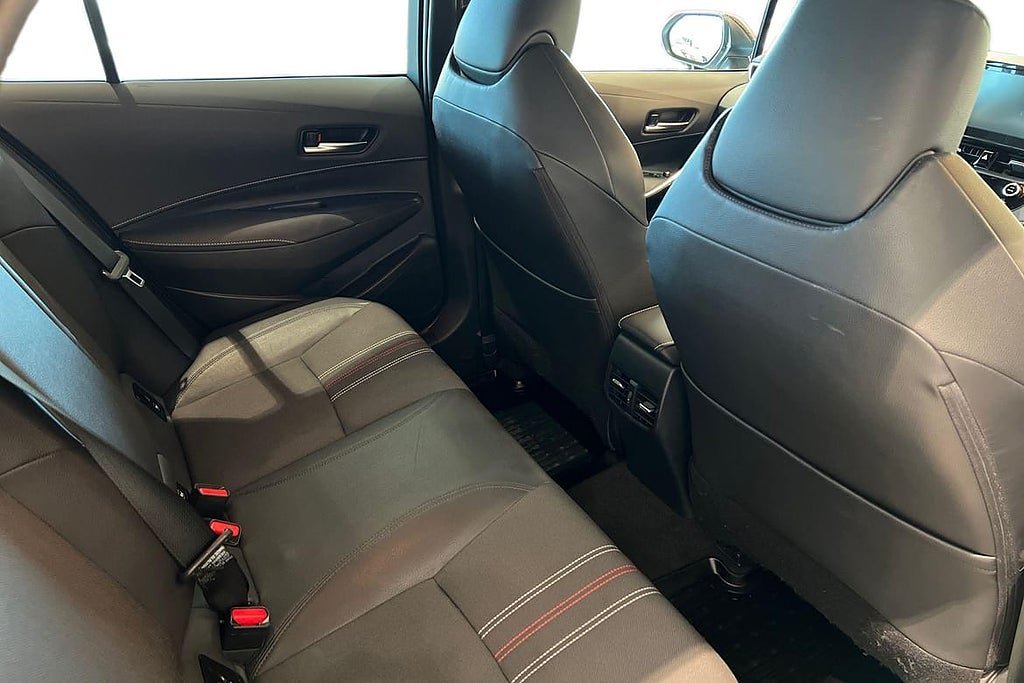 Vehicle Image 9