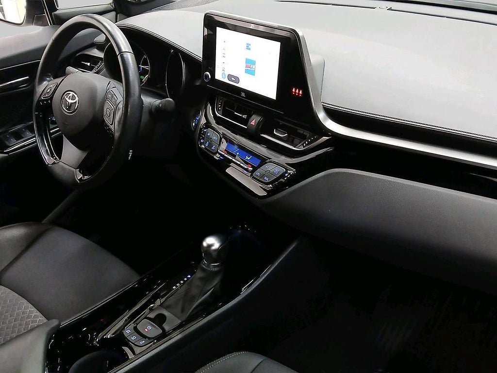 Vehicle Image 10