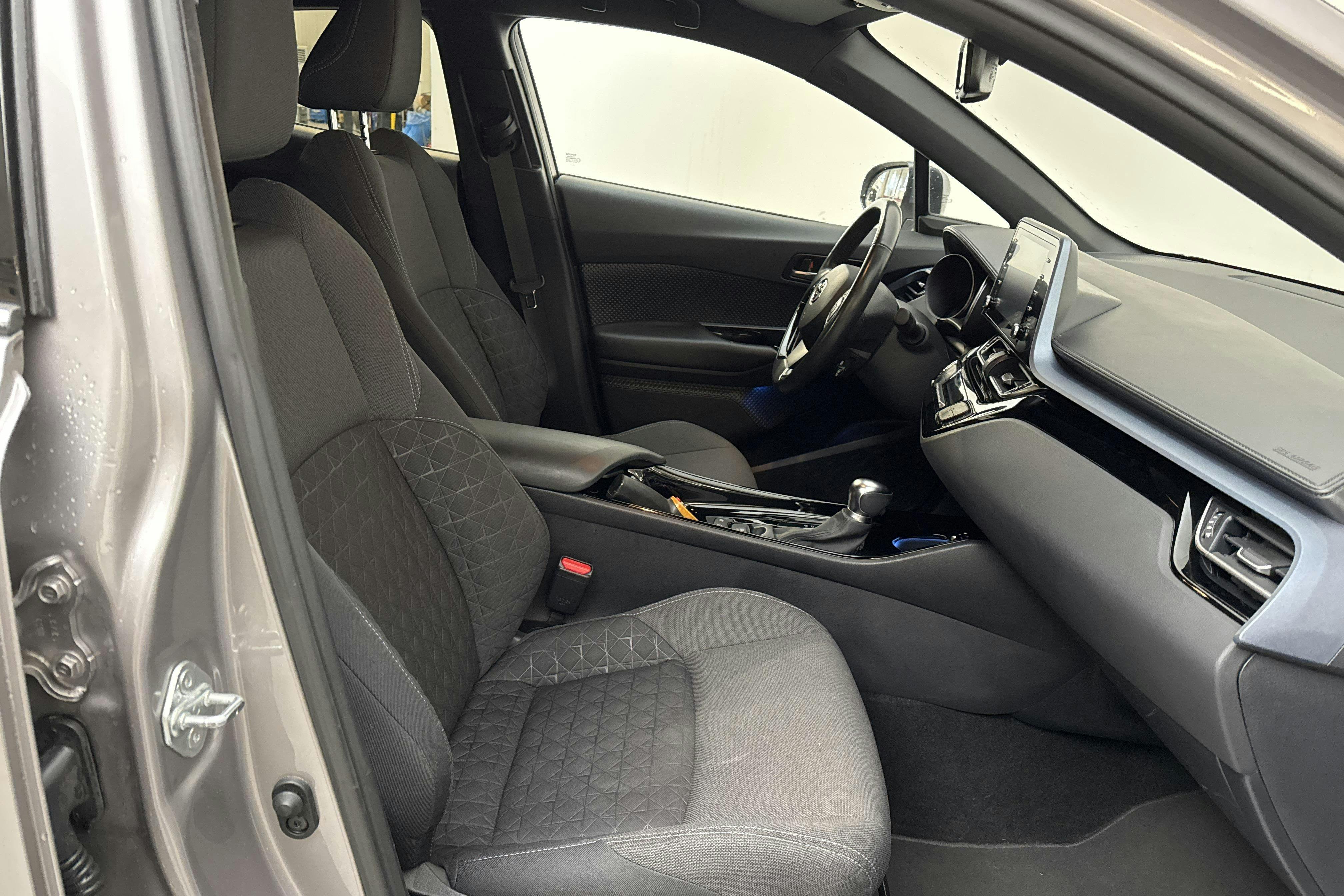 Vehicle Image 7
