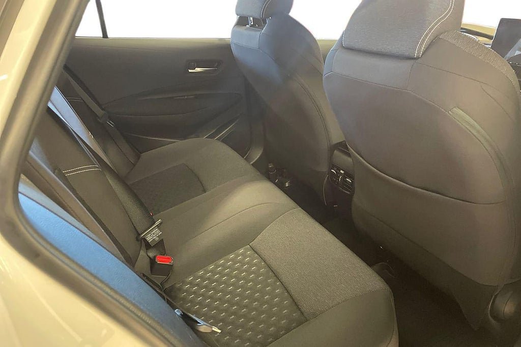 Vehicle Image 9