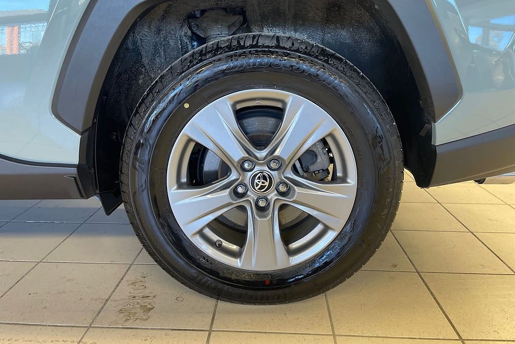 Vehicle Image 17