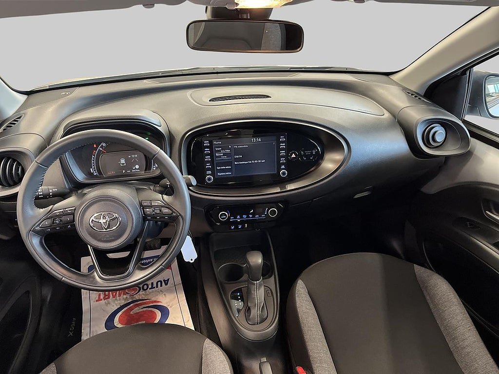 Vehicle Image 11