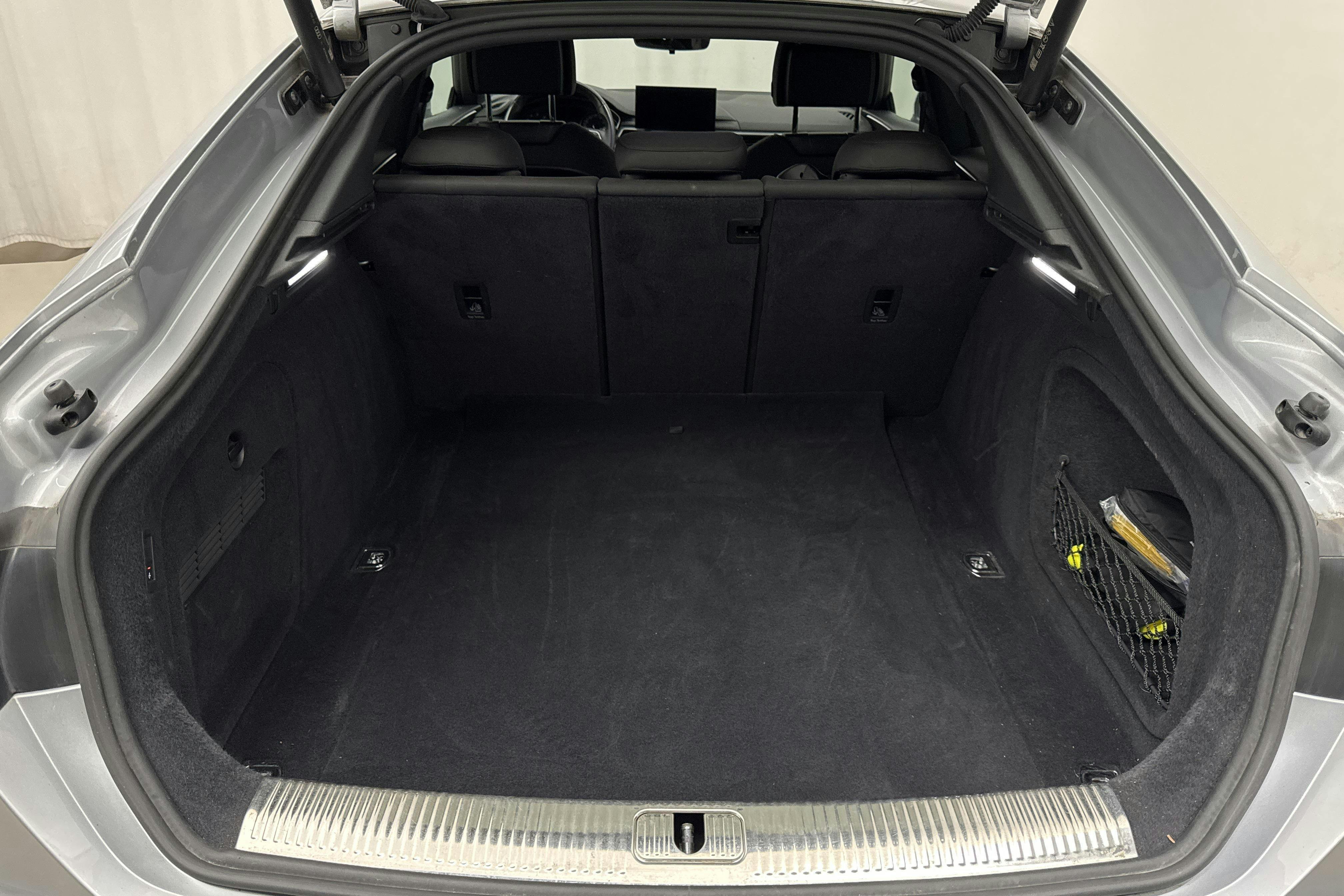 Vehicle Image 9