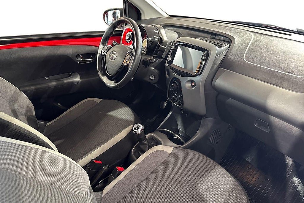 Vehicle Image 7